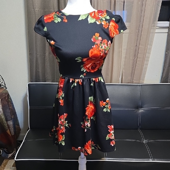 Floral Black and Red Dress - Picture 1 of 4